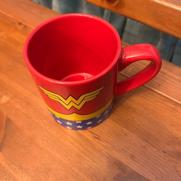 Wonder Woman Ceramic Mug 14oz - Embrace Your Inner Superhero With Every Sip silv - Picture 2 of 7